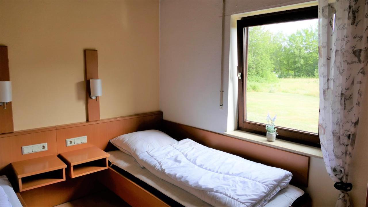 Helles Ferienhaus Im Landhausstil Fuer Bis Zu 10 Personen Frielendorf Kültér fotó