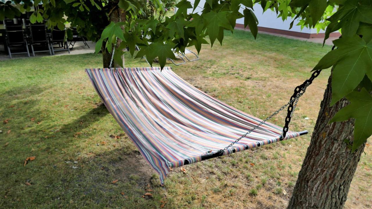 Helles Ferienhaus Im Landhausstil Fuer Bis Zu 10 Personen Frielendorf Kültér fotó